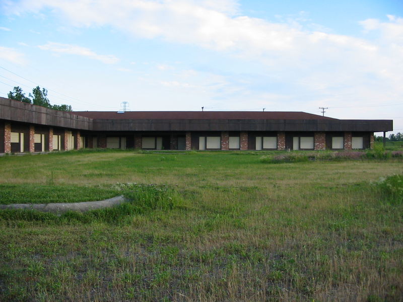 Brownstown Strip Mall (Built but Never Opened) - June 2002 Photo (newer photo)